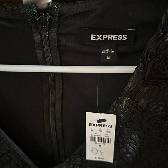 Express flower lace dress - Picture 2 of 12